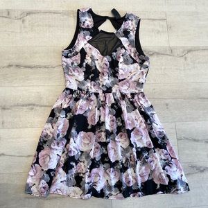Trixxi Fit & Flare Floral Dress w/ Open Back 💜🖤